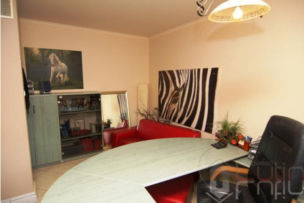 Krak&oacute;w, Krowodrza, Oboźna, **Frontowy Lokal**45 m2**Biuro**Usługi